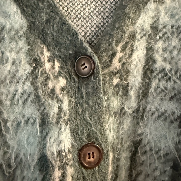 cupcakes & cashmere Checkered Button-Up Cardigan - Picture 3 of 3